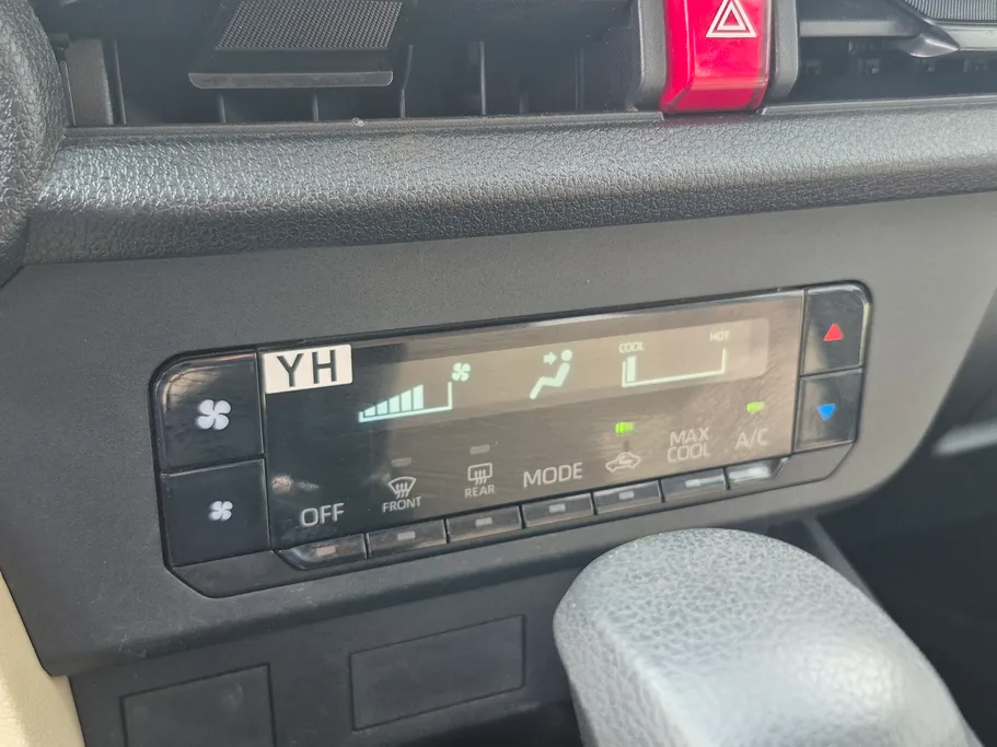 2023 Toyota Yaris  Y 