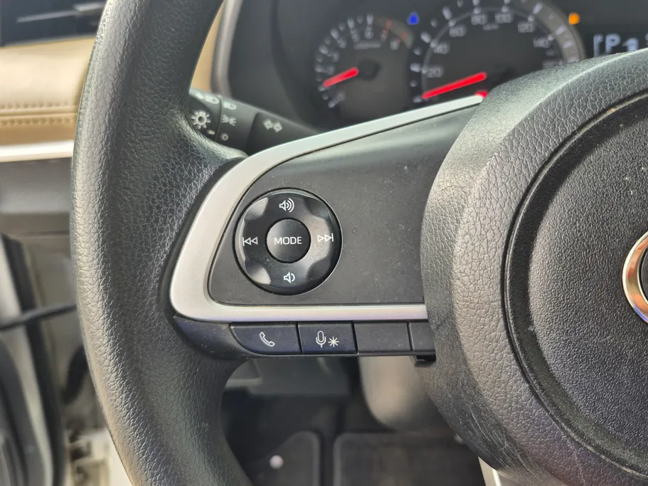 2023 Toyota Yaris  Y 