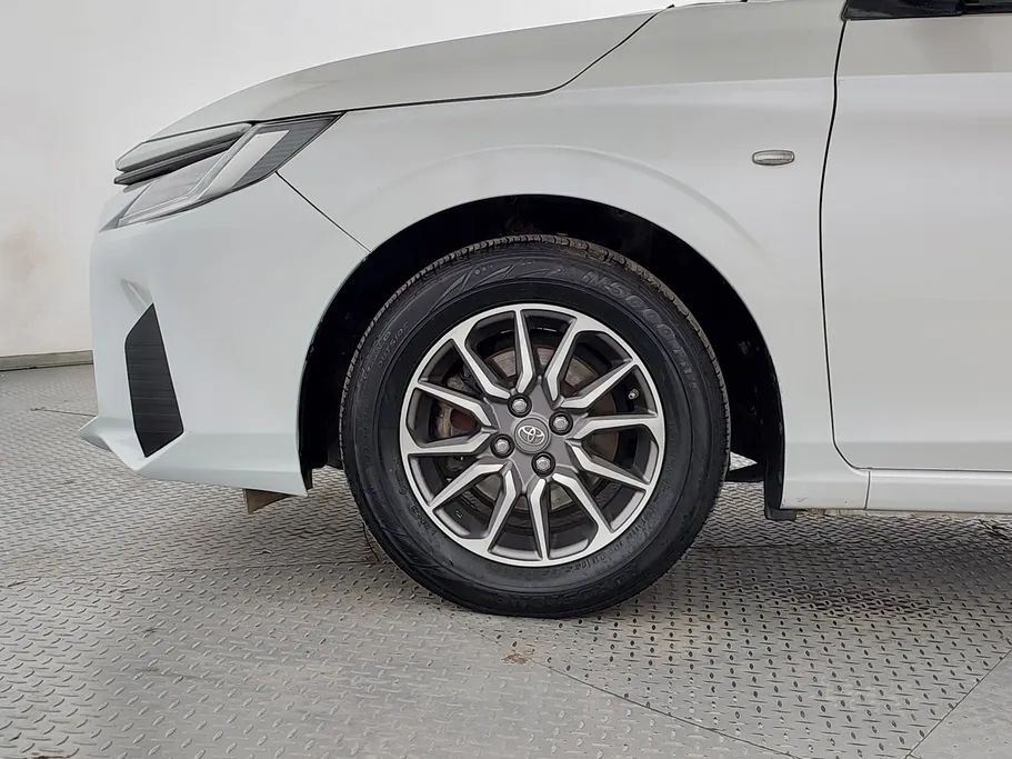 2024 Toyota Yaris  Y 