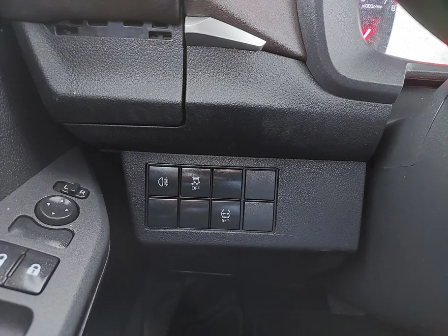 2024 Toyota Yaris  Y 