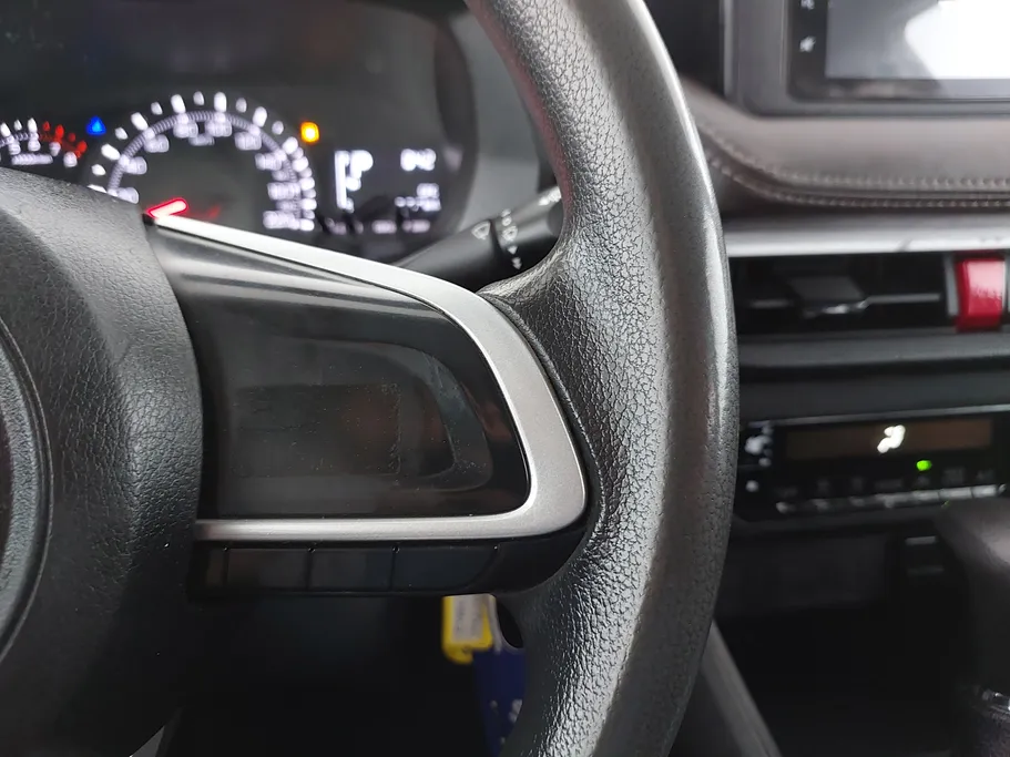 2024 Toyota Yaris  Y 