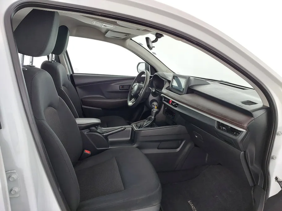 2024 Toyota Yaris  Y 