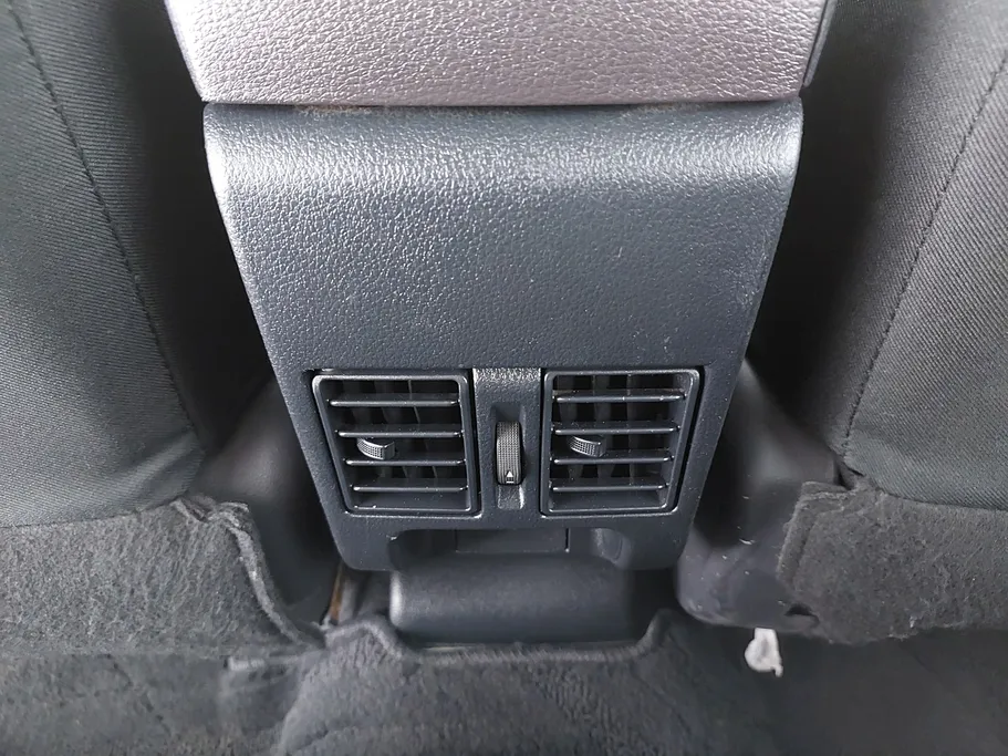 2024 Toyota Yaris  Y 