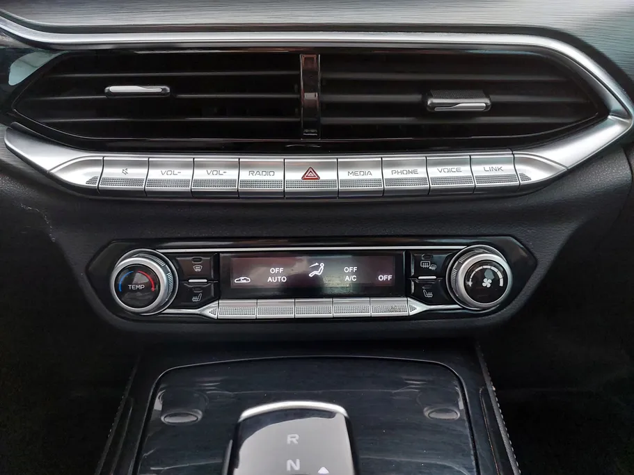 2023 FAW Bestune T77  