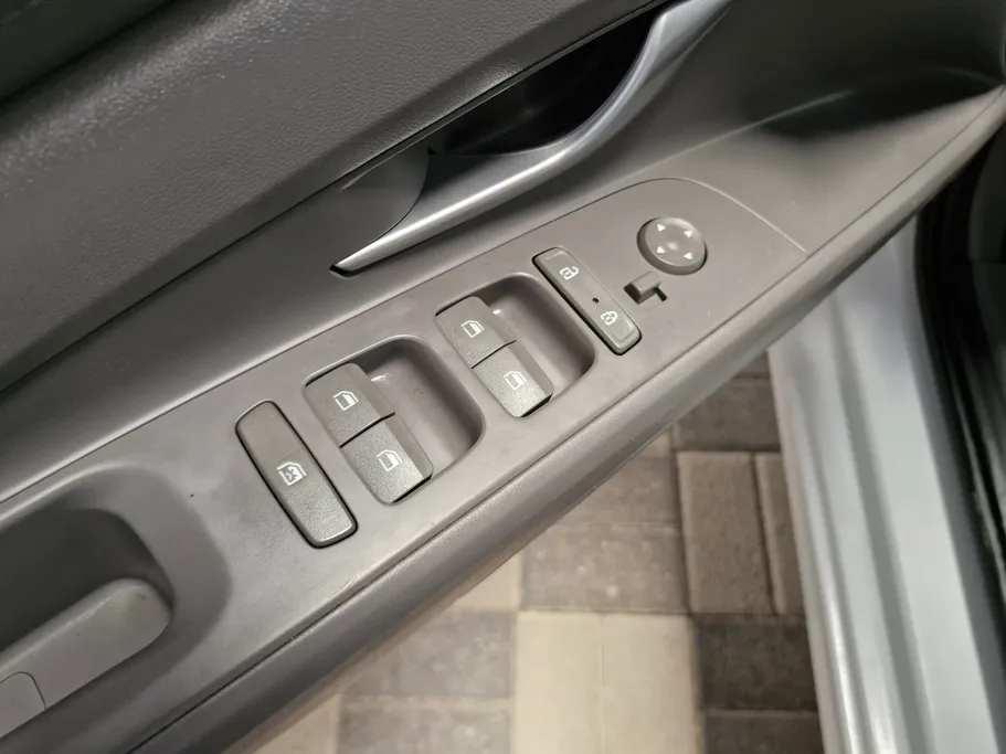 2023 Hyundai Elantra Fleet 