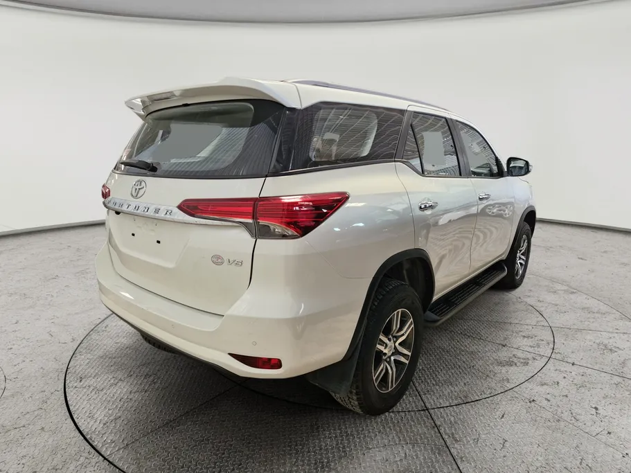 تويوتا فورتشنر VX 2022 