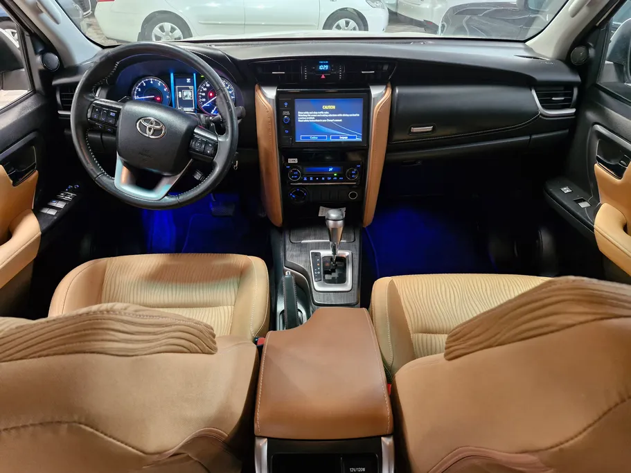 تويوتا فورتشنر VX 2022 