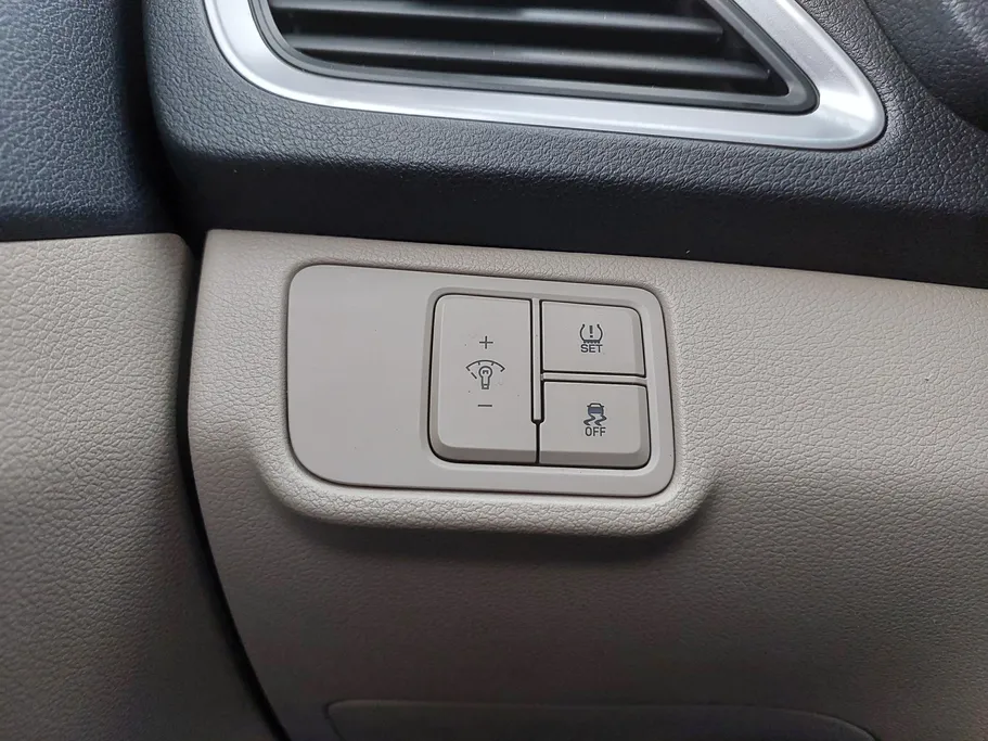 2023 Hyundai Accent Smart 