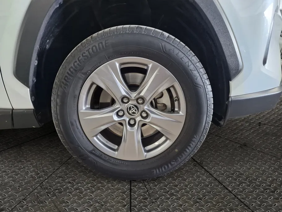 2023 Toyota RAV4 LE HEV 