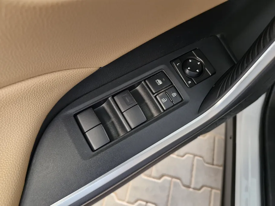 تويوتا راف فور LE HEV 2023 