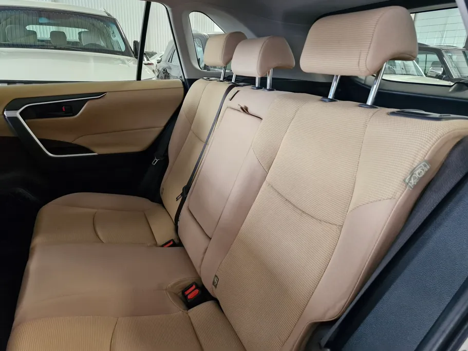 تويوتا راف فور LE HEV 2023 