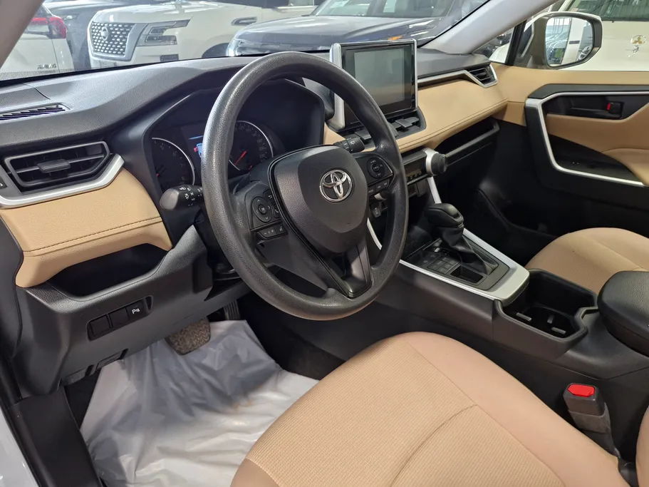 تويوتا راف فور LE 2024 