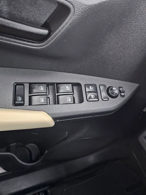 تويوتا يارس Y 2023 