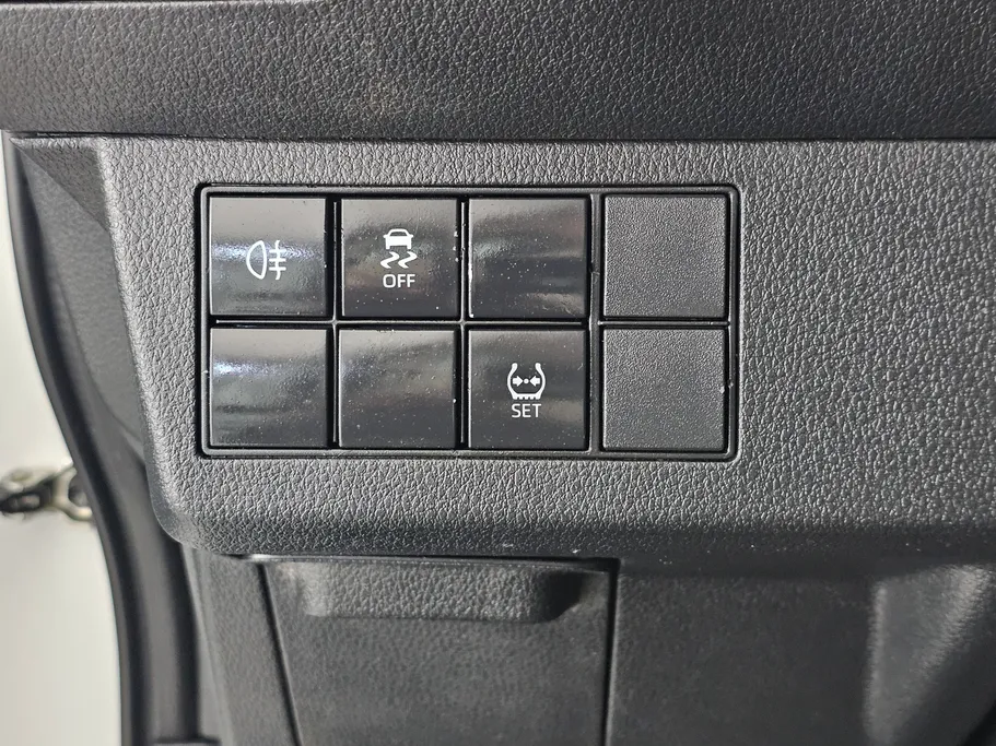 تويوتا يارس Y 2023 