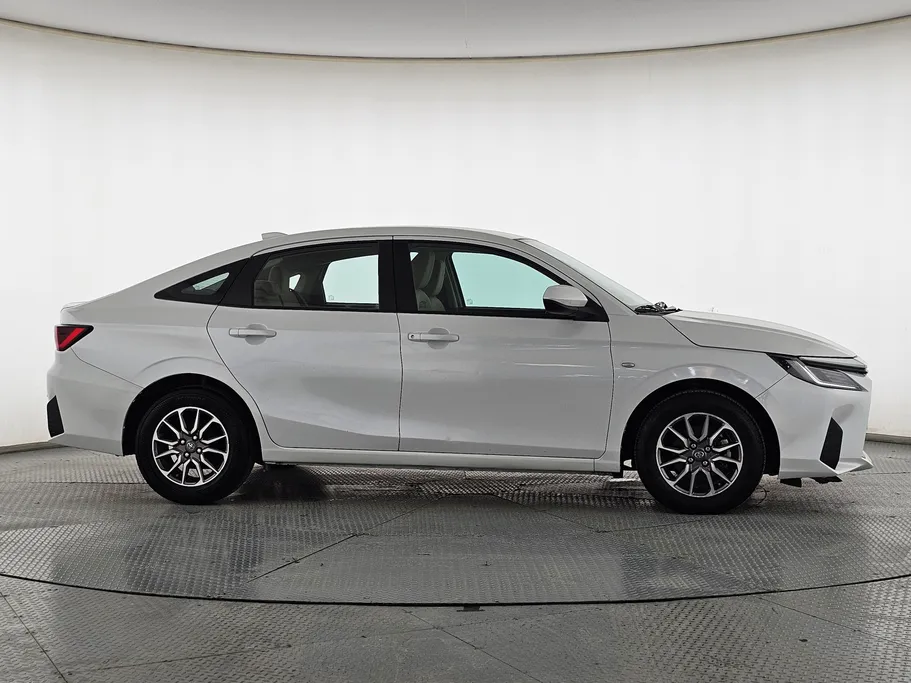 تويوتا يارس Y 2023 