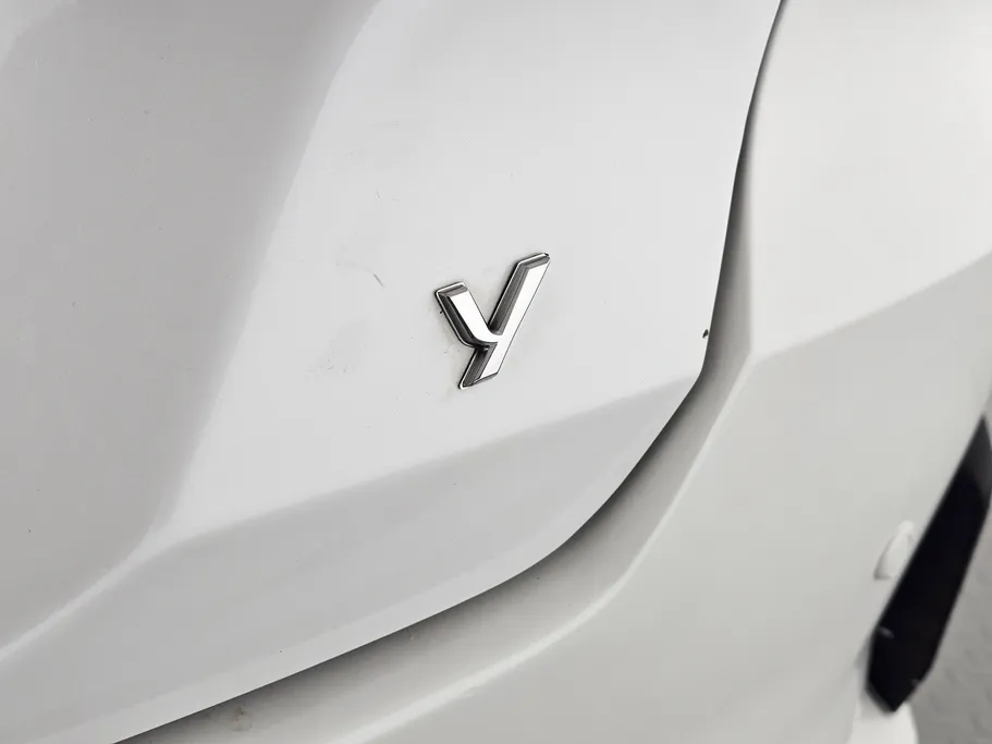 تويوتا يارس Y 2023 