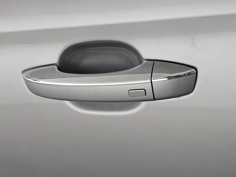 ام جي 5 LUX 2023 