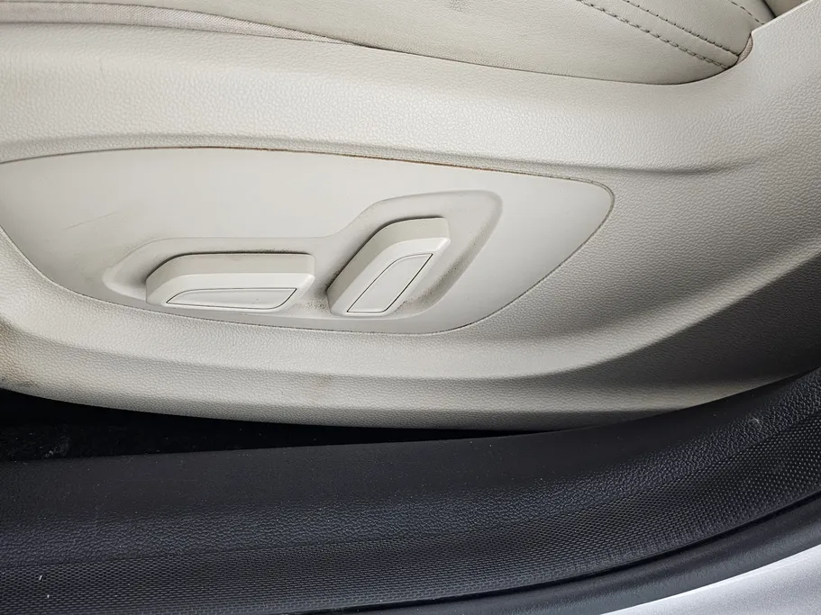 ام جي 5 LUX 2023 