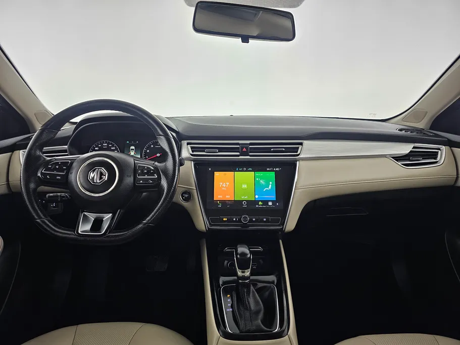 ام جي 5 LUX 2023 