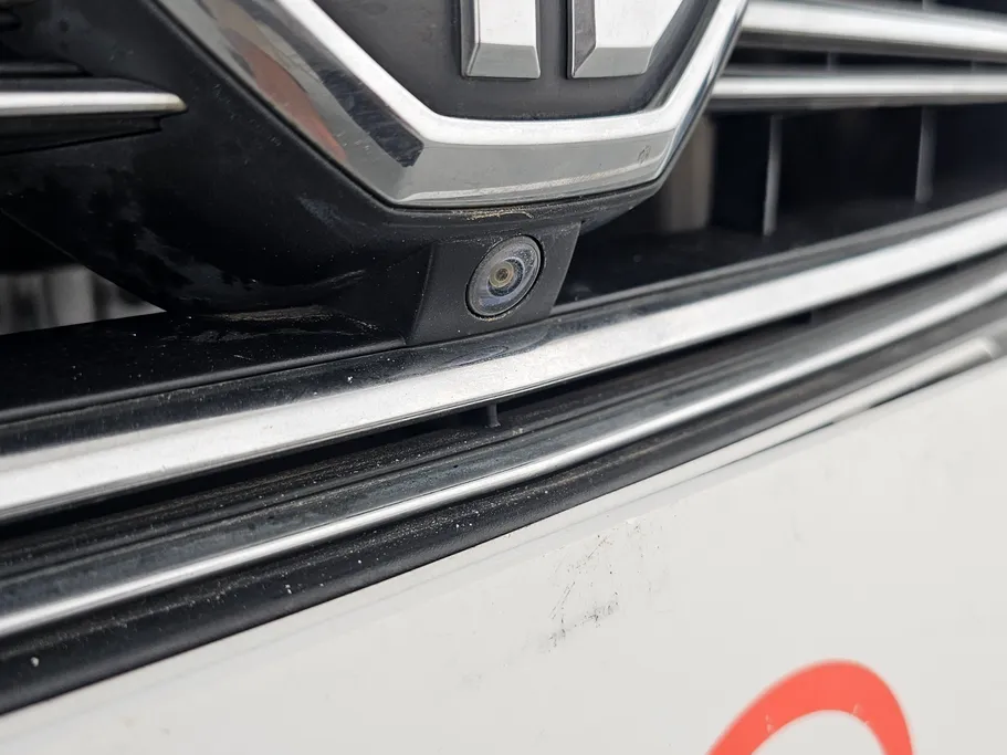 ام جي 5 LUX 2023 