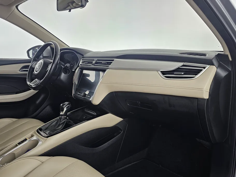 ام جي 5 LUX 2023 