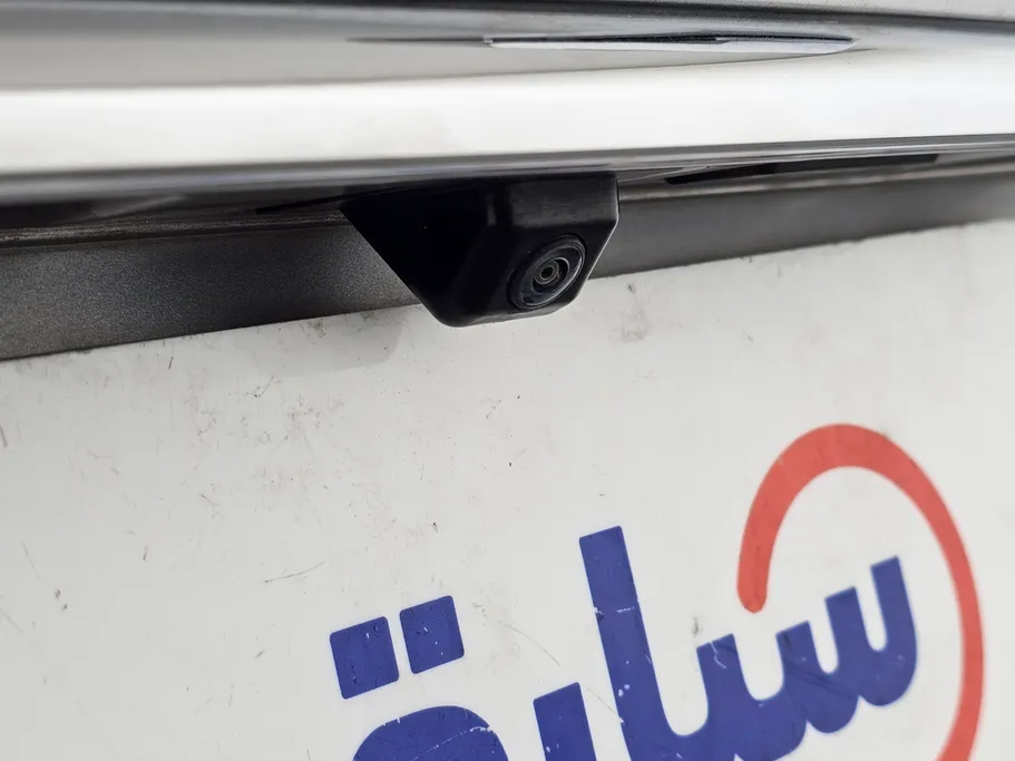 ام جي 5 LUX 2023 