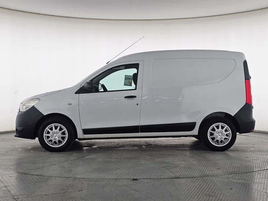 2021 Renault Docker Van بضاعة 