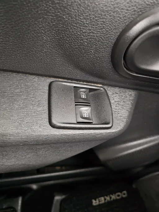 2021 Renault Docker Van بضاعة 