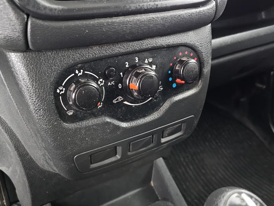 2021 Renault Docker Van بضاعة 