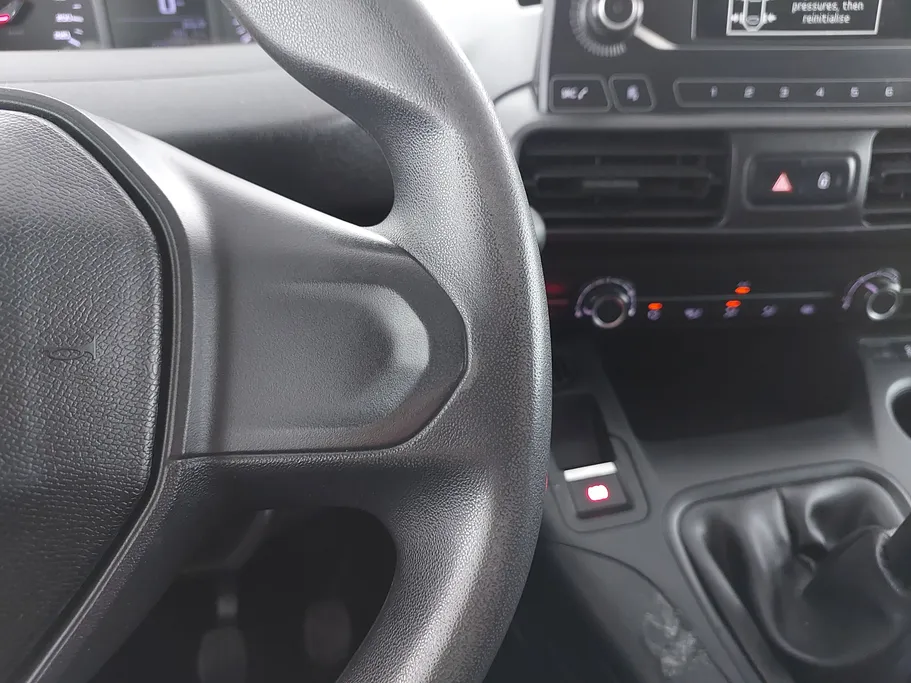 بيجو بارتنر Short van 2022 