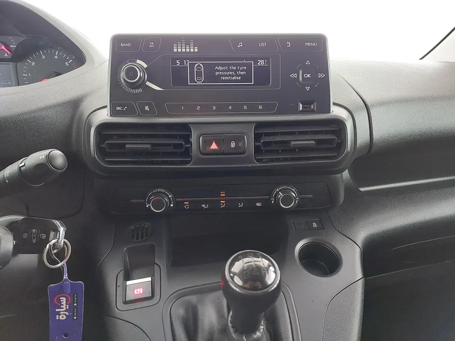 بيجو بارتنر Short van 2022 