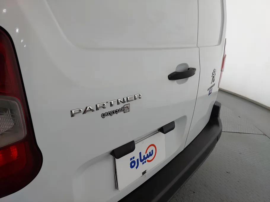 بيجو بارتنر Short van 2022 