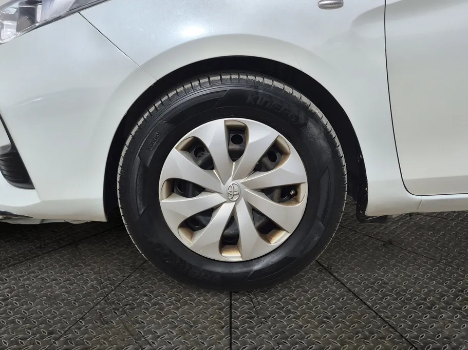 2021 Toyota Yaris  Y 