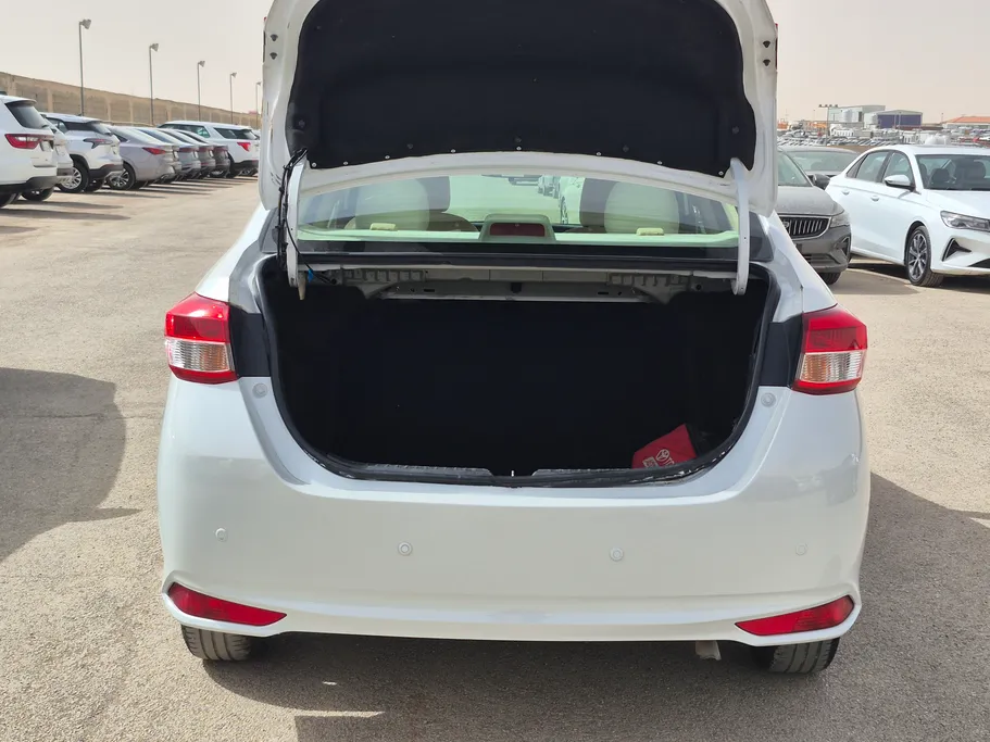 2021 Toyota Yaris  Y 