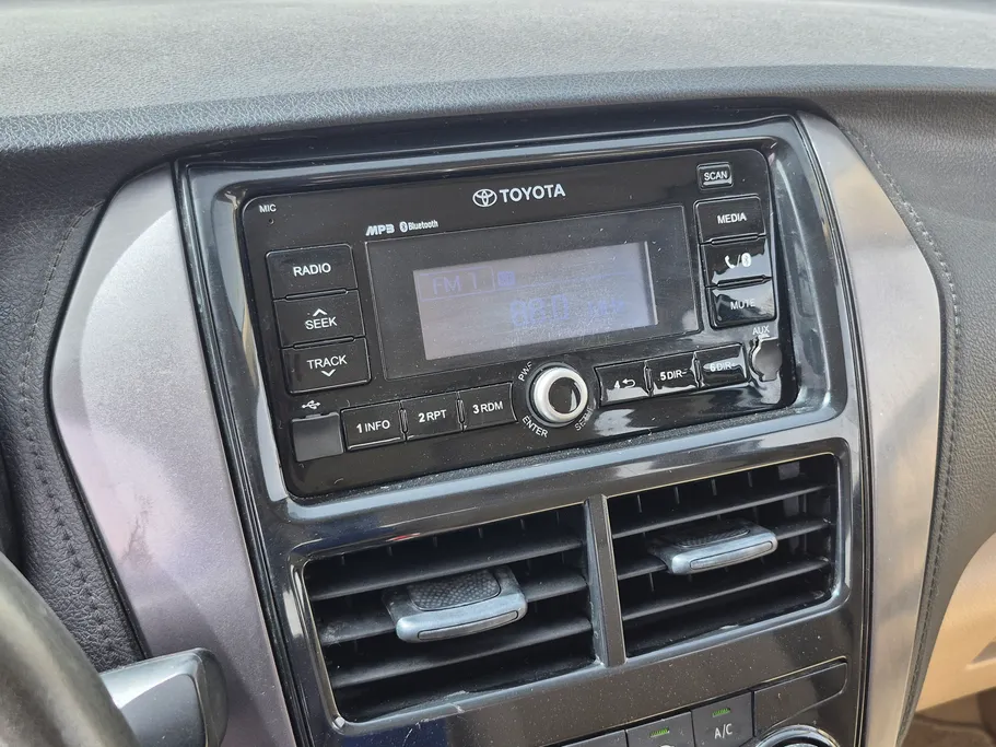 2021 Toyota Yaris  Y 