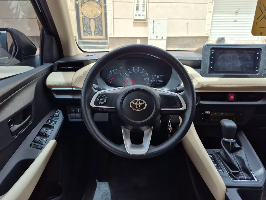 2023 Toyota Yaris  Y 