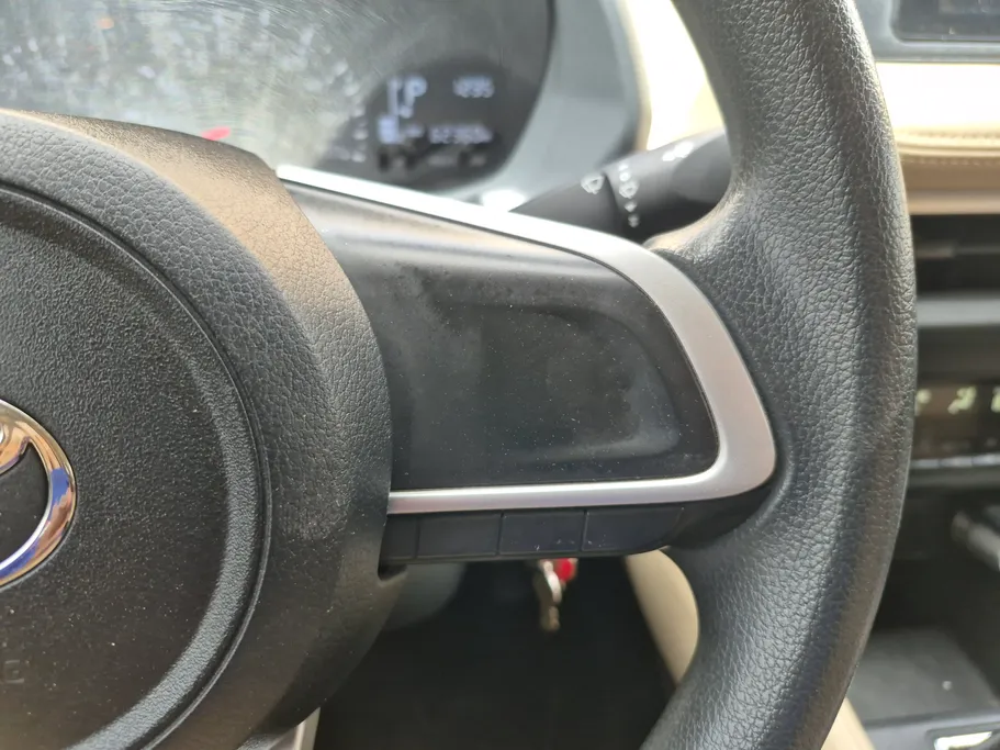 2023 Toyota Yaris  Y 