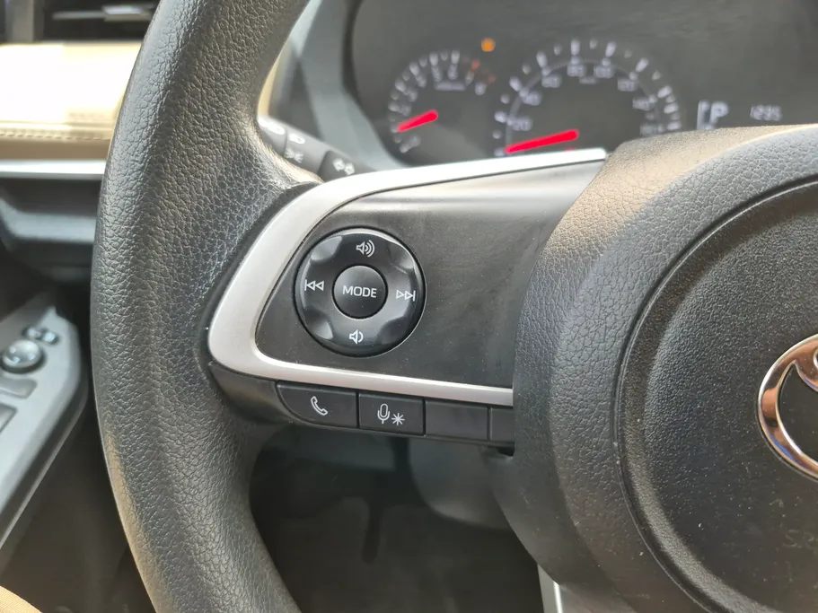 2023 Toyota Yaris  Y 