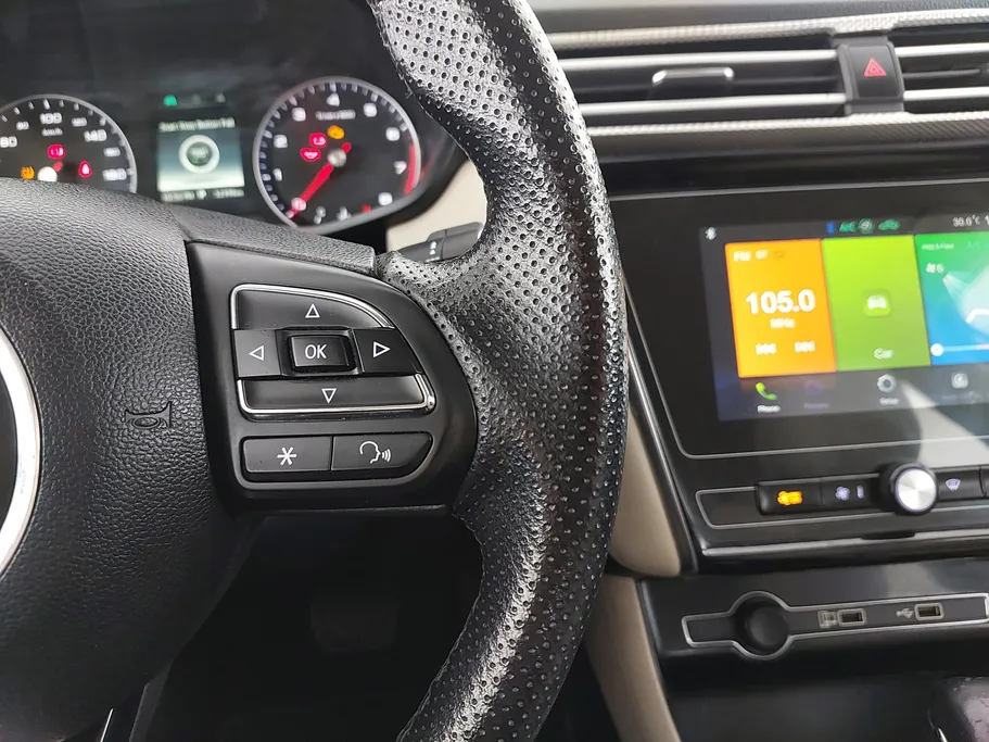 ام جي 5 COM 2022 