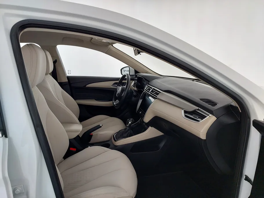 ام جي 5 COM 2022 