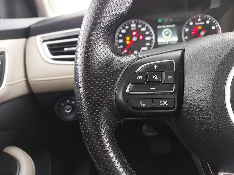 ام جي 5 COM 2022 