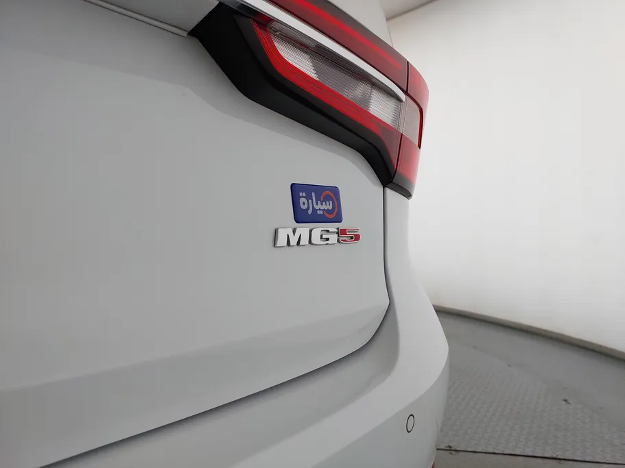 ام جي 5 COM 2022 