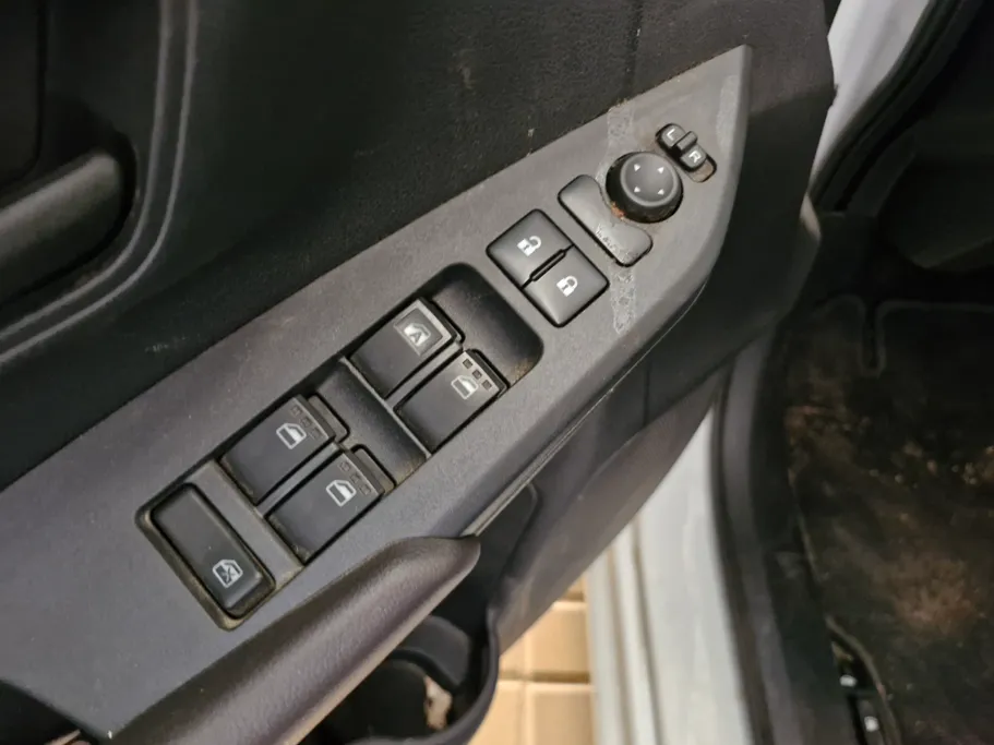 2023 Toyota Yaris  Y 