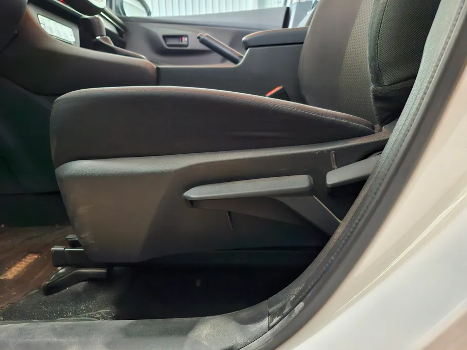 2023 Toyota Yaris  Y 