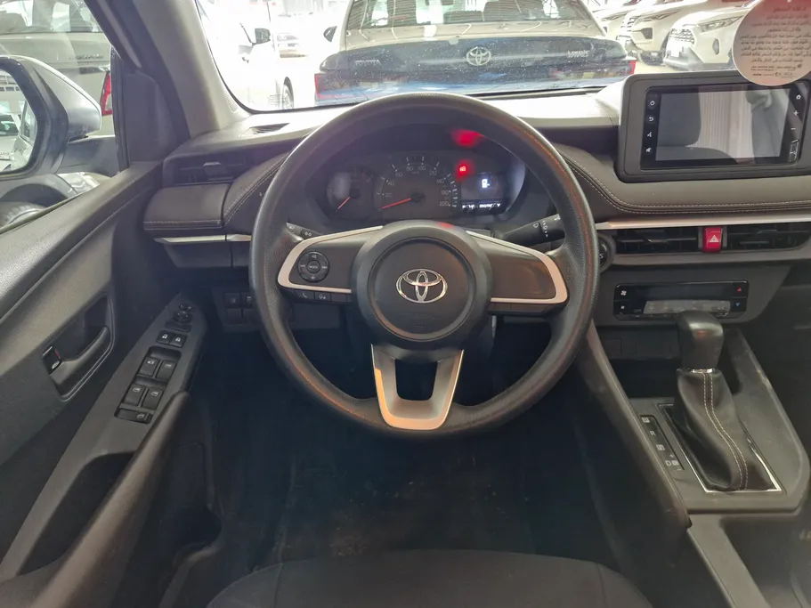 2023 Toyota Yaris  Y 