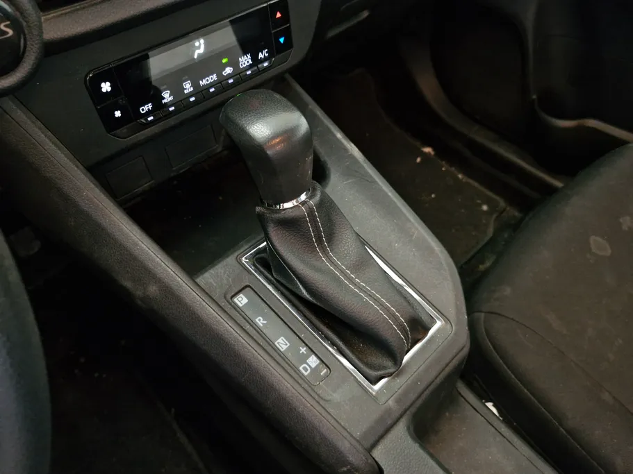 2023 Toyota Yaris  Y 