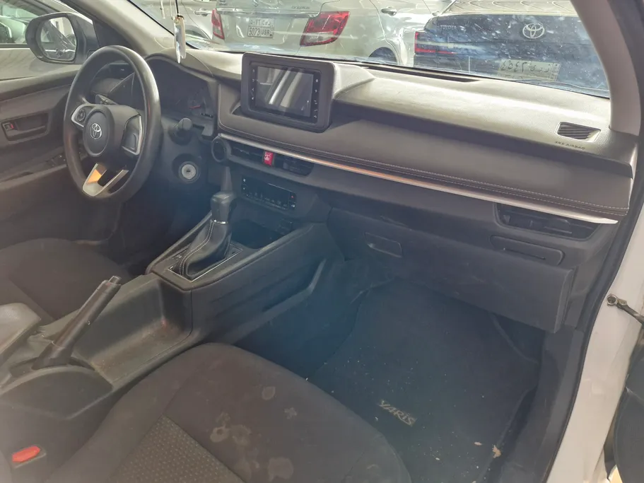 2023 Toyota Yaris  Y 