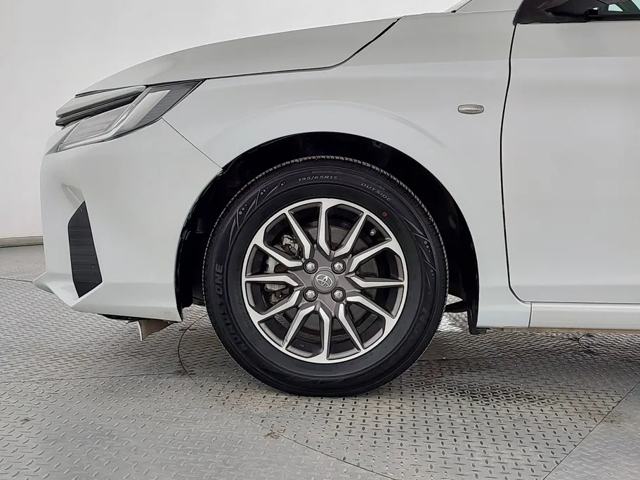 2023 Toyota Yaris  Y 