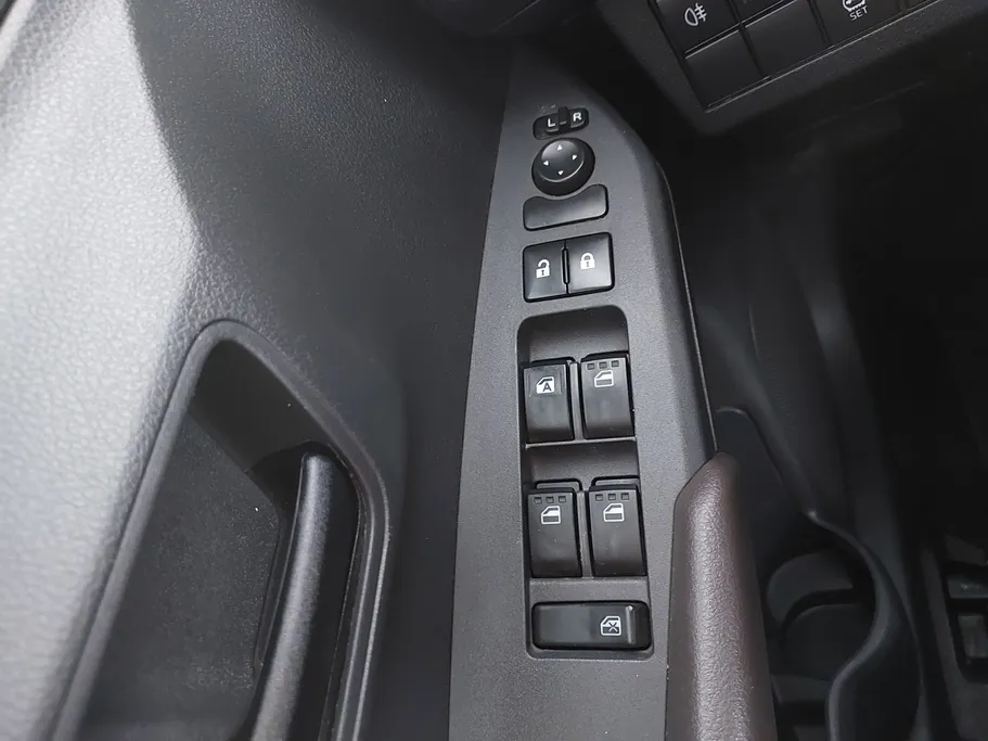 2023 Toyota Yaris  Y 