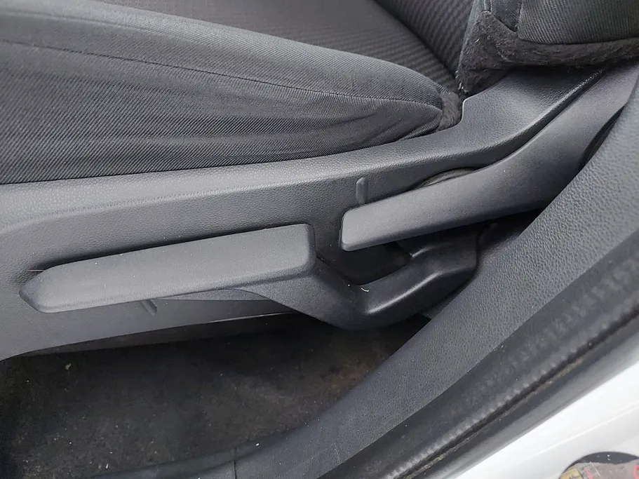 2023 Toyota Yaris  Y 